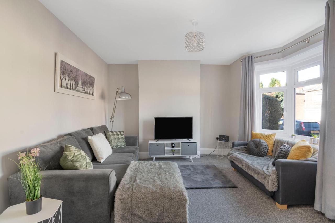 Spacious 3 Bed House, Netflix, Garden, Parking Саутгемптон Экстерьер фото